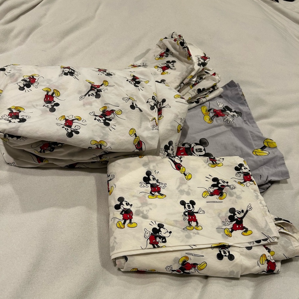 Pottery Barn Kids Mickey Mouse sheets full size